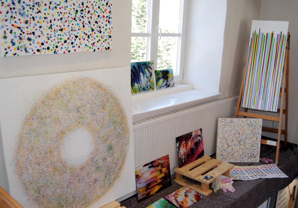 exhibition weilheim, series colorful acrylics, fluid paintings, Astrid Stöppel, astridstoeppel.com, german abstract artist, artworks online, art for collectors